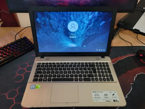 ASUS X541U, i5 6ème génération / 12 Go RAM / 256 Go SSD + 1 To HDD / Nvidia GeForce 920MX 2 Go