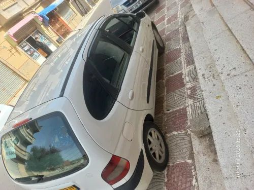 Renault sinice 2003 sinice