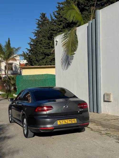 Volkswagen Passat 2018 Bleu motion