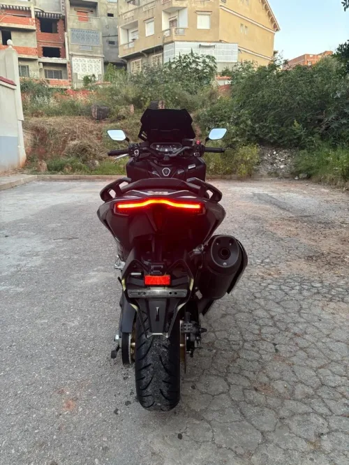 Yamaha Tmax 2022