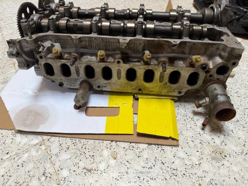 culasse complète Toyota Rav4 moteur 2.2 D-CAT 