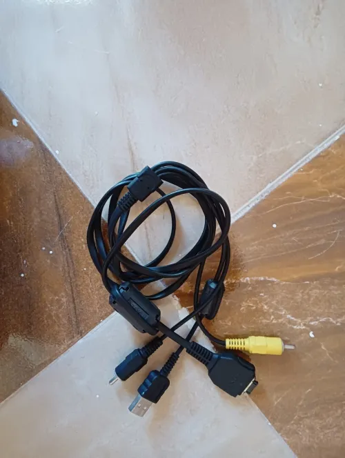  للبيع: كاميرا رقمية Sony Cyber-shot DSC-T700