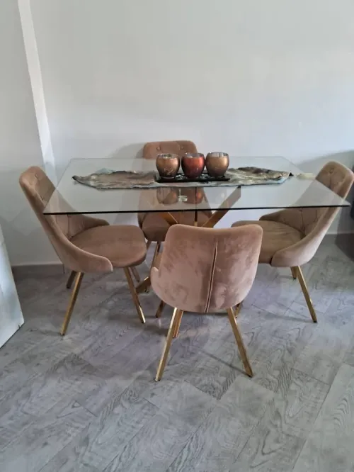 A vendre table à manger 