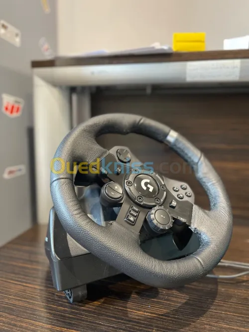 Logitech G923 TrueForce PS & PC + shifter