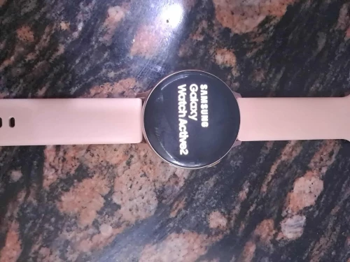 Galaxy watch active 2 nouvele bien etat 10/10 avec charger original