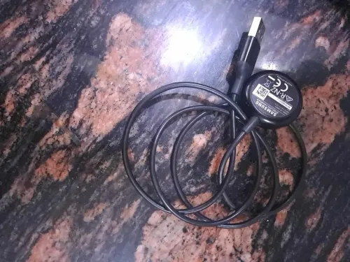 Galaxy watch active 2 nouvele bien etat 10/10 avec charger original