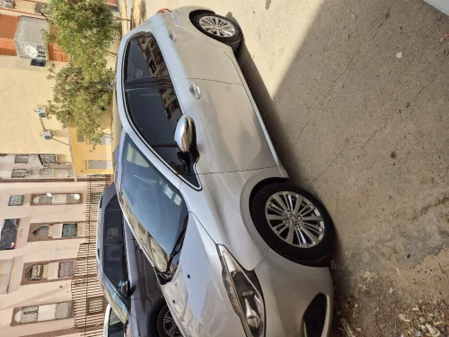 Peugeot 208 2016 Allure Facelift