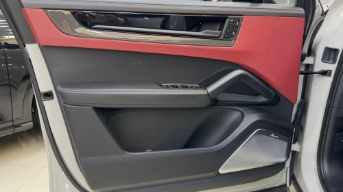 Porsche CAYENNE 2025 GTS V8
