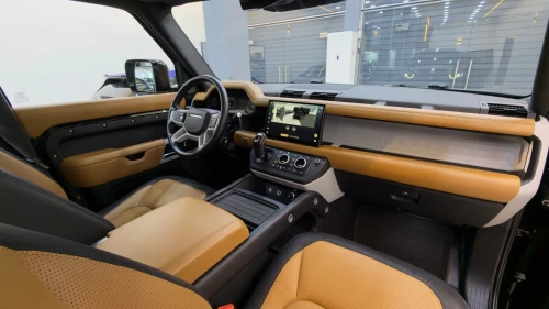 Land Rover DÉFENDRE 2024 HSE  3.0 V6 7 PLACES