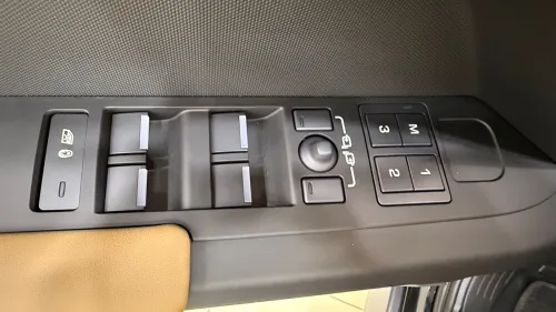 Land Rover DEFENDER P300 2026 X. DAYNAMIC BLACK