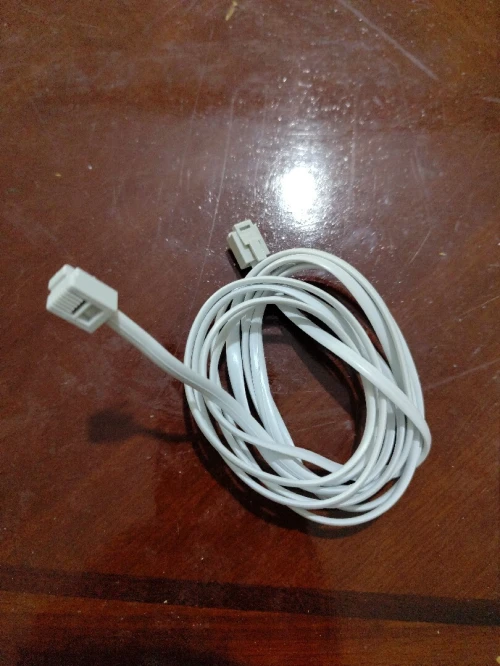 Plusieurs câble ethernet et fibre