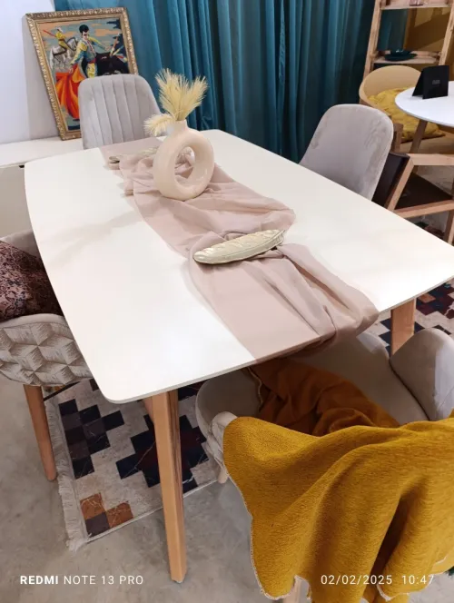 Chaises et tables