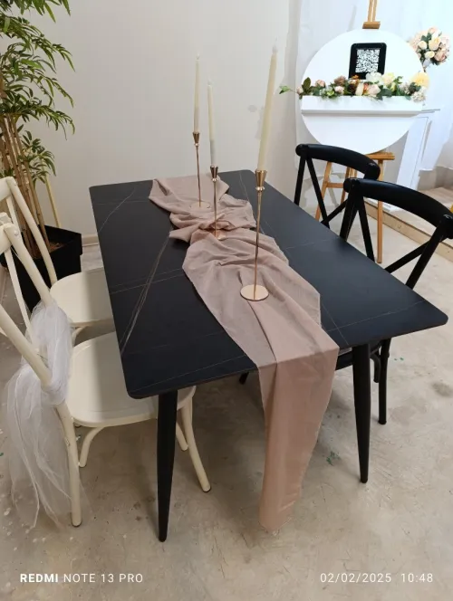 Chaises et tables