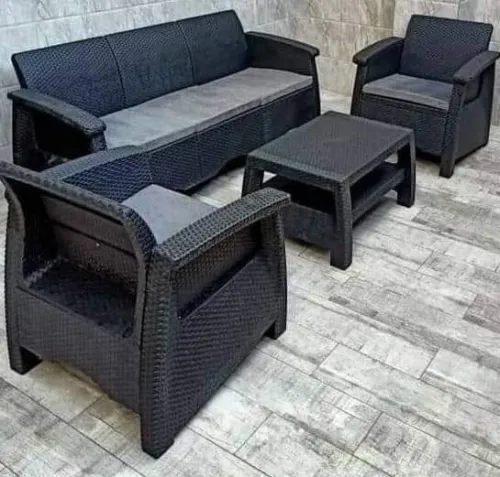 Chaises et tables