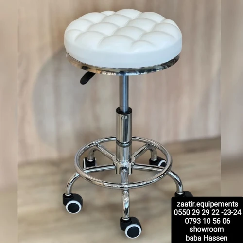 Chaises et tables