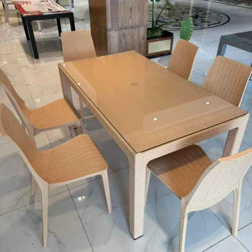Chaises et tables