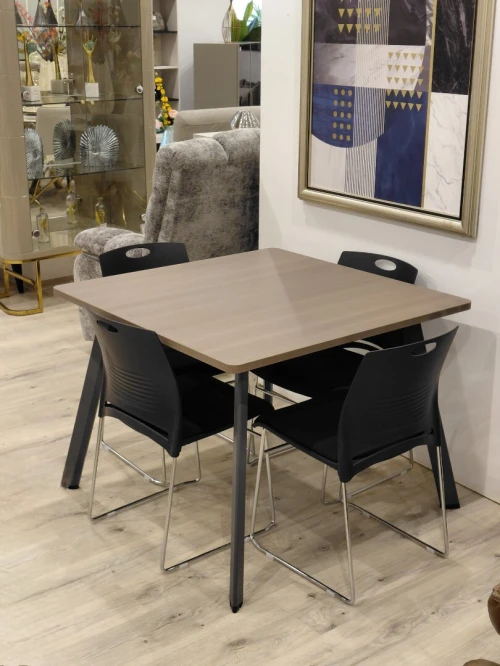 TABLE DE CUISINE AVEC 4 CHAISES