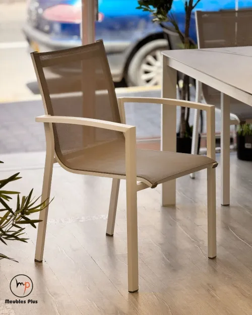 TABLE D'EXTERIEUR AVEC 6 CHAISES