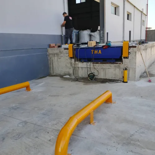 Niveleur de quai     Fabrication    rampe de chargement    rampe hydraulique 