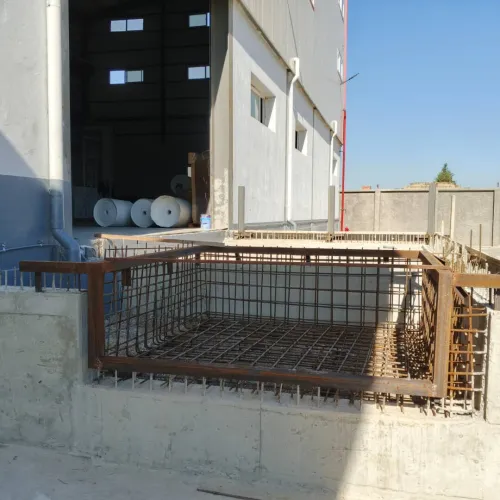 Niveleur de quai     Fabrication    rampe de chargement    rampe hydraulique 