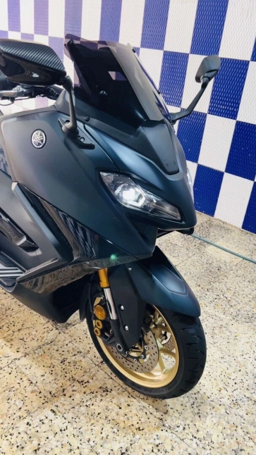 Yamaha T-max 562 tablette 2024
