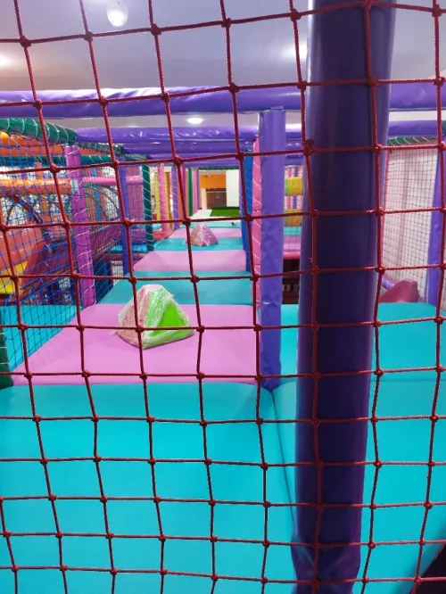 Manege interieur indoor playground 