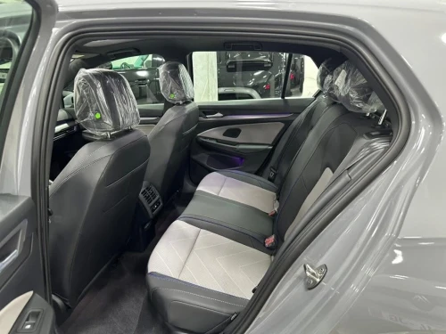 Volkswagen Golf 8 2025 R-Line