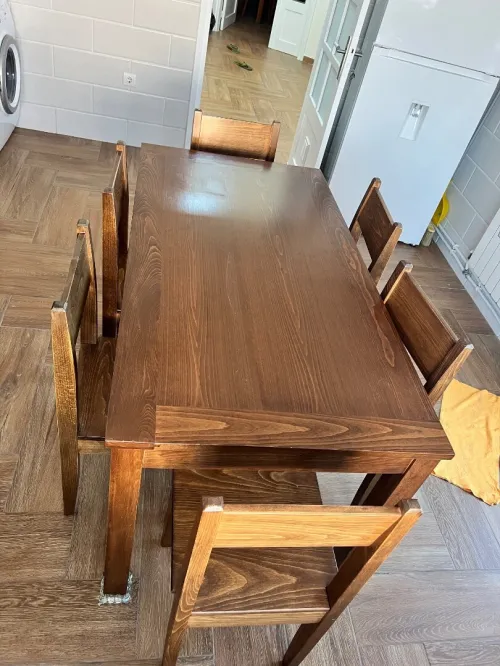 Table de cuisine 6 chaises en bois hêtre  bon état 