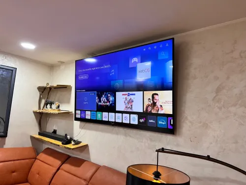 LG 82" 4k Smart TV