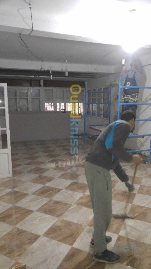 Travaux de finition.           