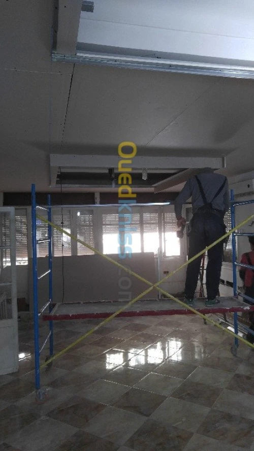 Travaux de finition.           