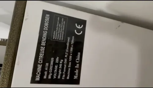 Machine à plier le chant des lettres