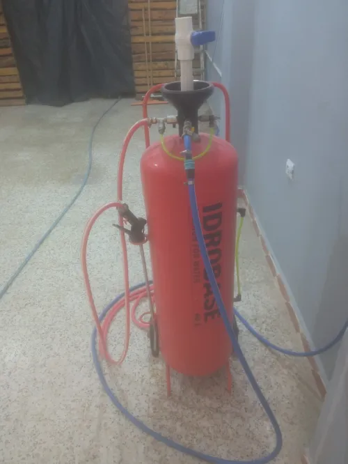 Pompe 200 bar + compresseur 100 L + aspirateur deux moteurs+ mousse 60 L