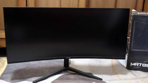 Ecran matos 180hz curve