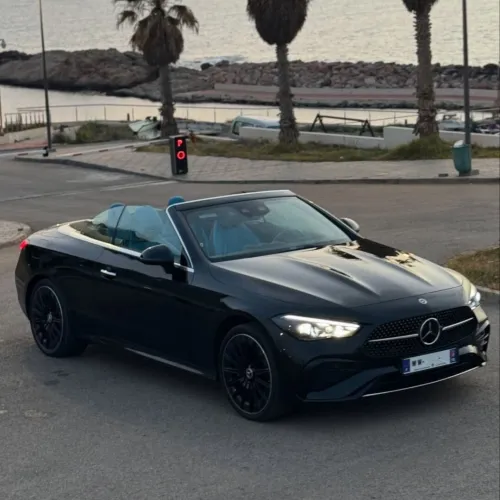 Location Mercedes CLE Cabriolet intérieur Bleu