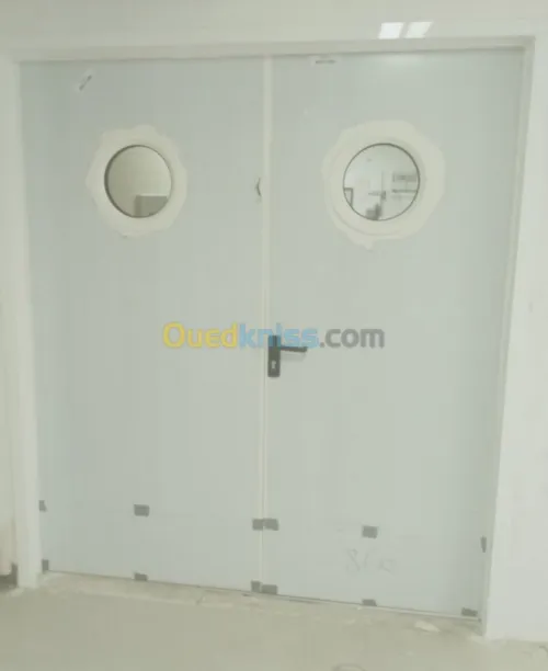 PORTES COUPE-FEU et ISSUE DE SECOURS