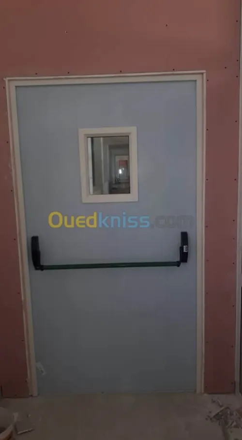PORTES COUPE-FEU et ISSUE DE SECOURS