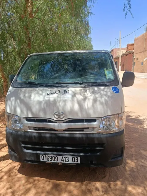 Toyota Hias 2013