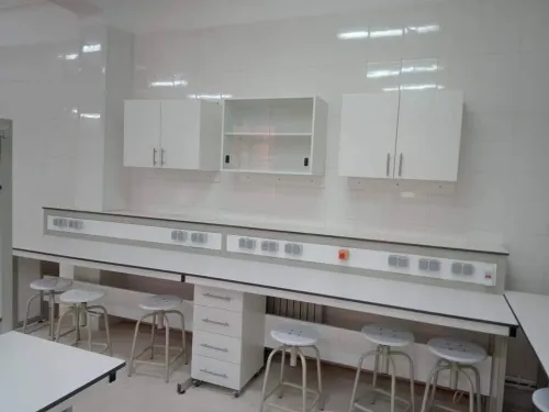 équipements de laboratoire