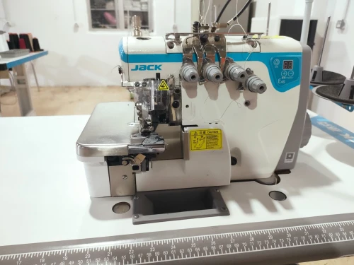 surjeteuse industrielle 4-fils JACK E4S-4