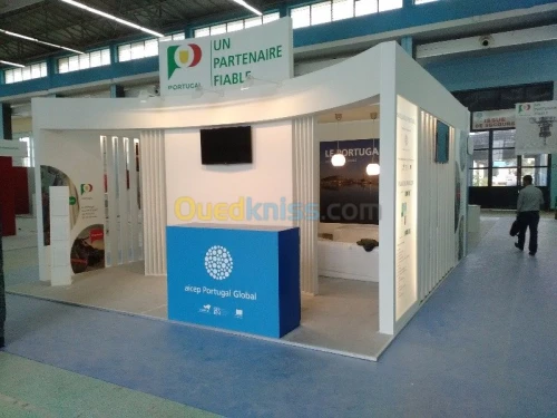CONCEPTION ET RÉALISATION DE STANDS 