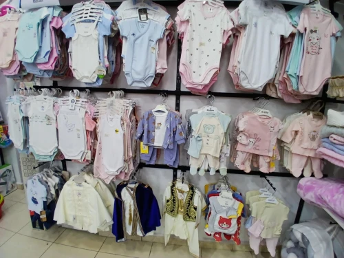 ملابس بأسعار تحت الجملة تفريغ المحل