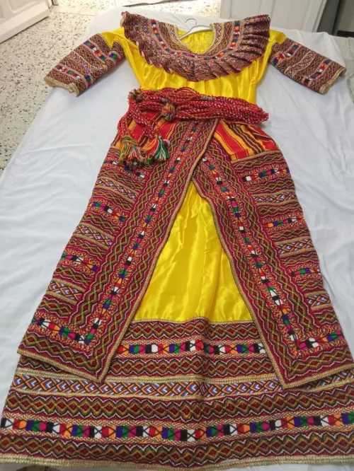 Robe kabyle (iwadhiyen)