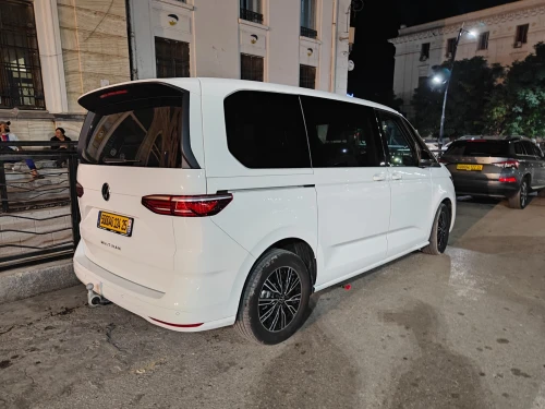 Volkswagen Multivan 2024 Carat