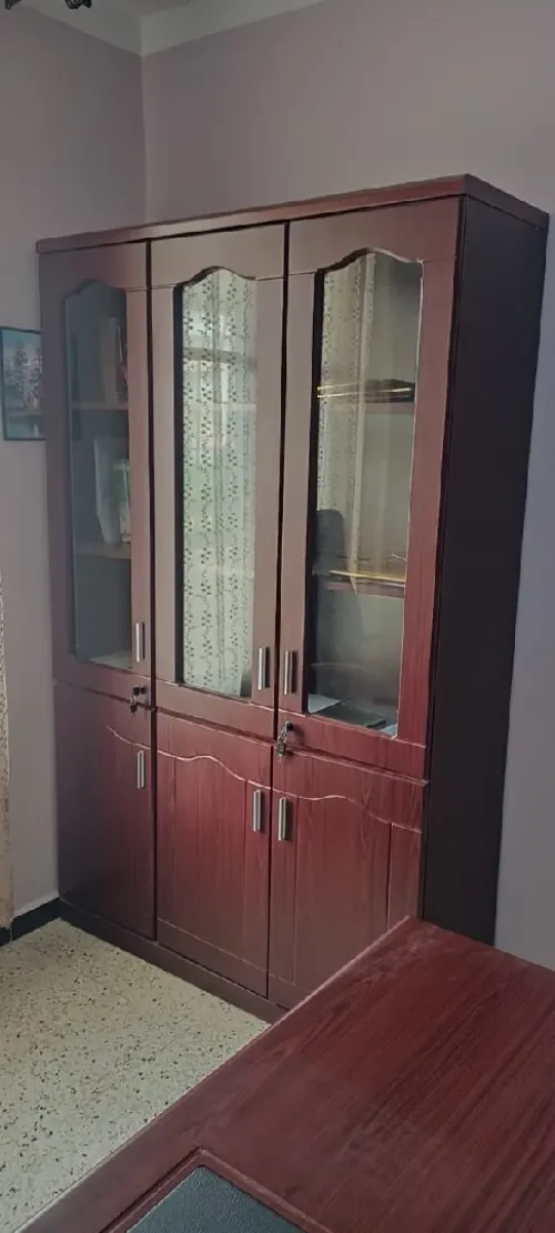 أثاث مكتب للبيع