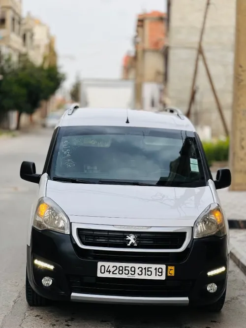 Peugeot Partner 2015 B9
