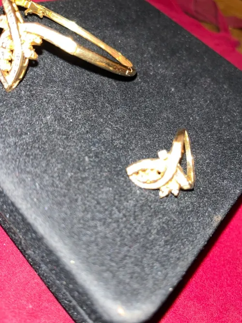 Bijoux différents
