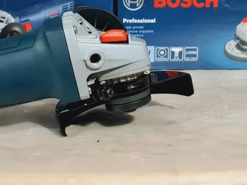 Meuleuse d'angle 115mm 710w BOSCH GWS 700 