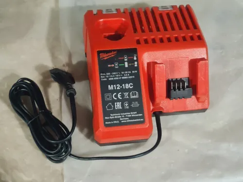 MILWAUKEE 3697-22 kit 2 machines 4ème génération perceuse + Visseuse à choc (USA-AutoStop)
