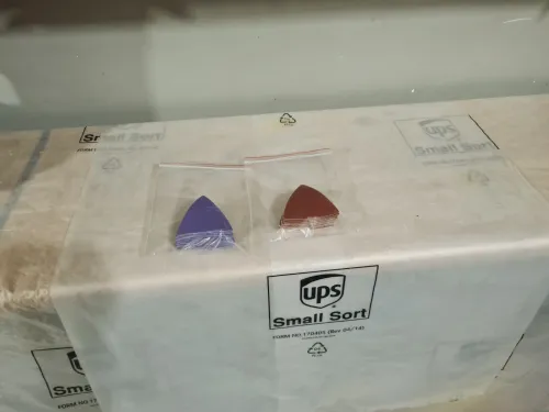 Papier de verre triangulaire 80mm P40,60,80,120 (rouge-violettes)